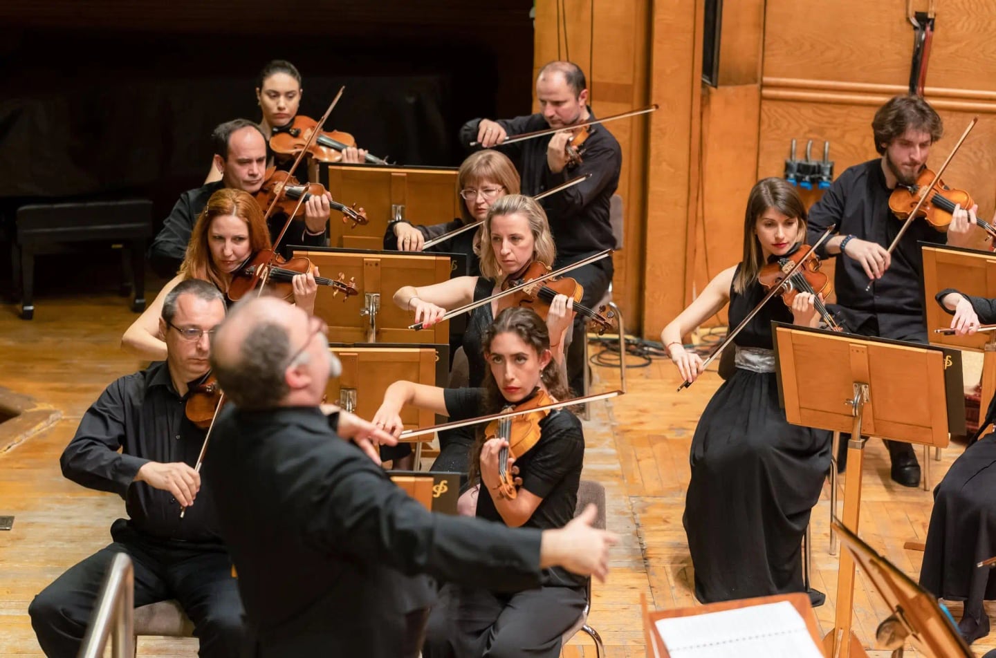 Concert photo: Katia and Marielle Labèque under the baton of Nayden Todorov (02.04.2023)