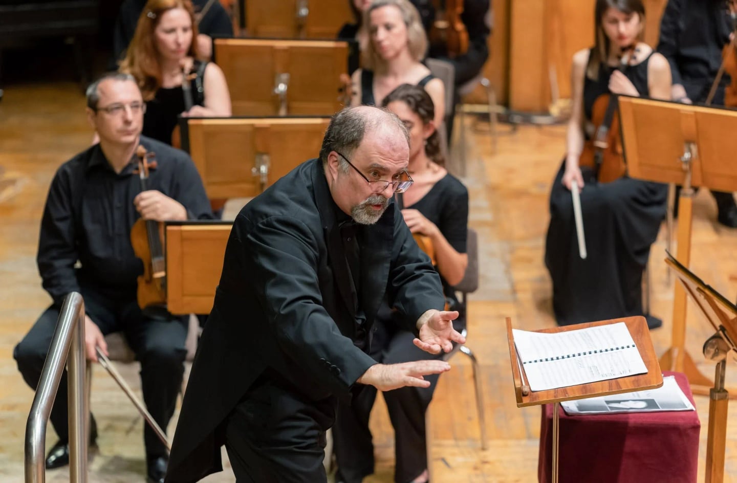 Concert photo: Katia and Marielle Labèque under the baton of Nayden Todorov (02.04.2023)