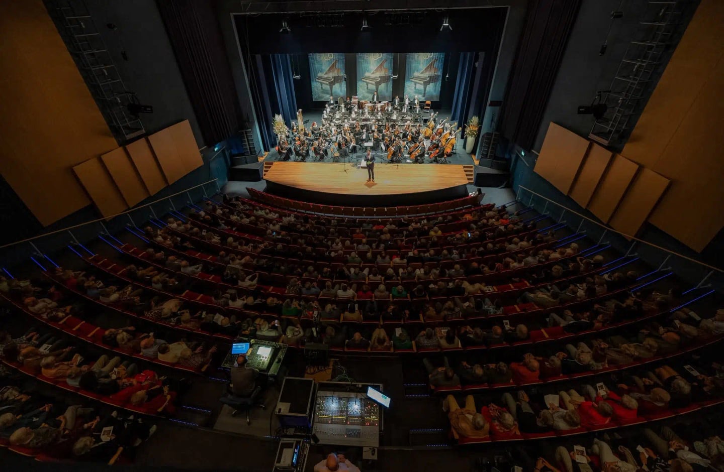 Concert photo: Sofia Philharmonic & Nayden Todorov visiting Terneuzen (05.10.2024)
