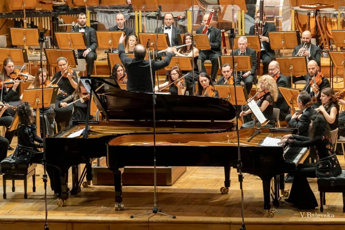 Concert photo: Katia and Marielle Labèque with Nayden Todorov (07.04.2022)