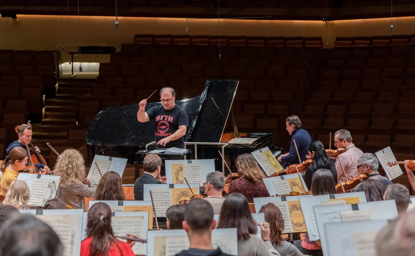 Concert photo: Sofia Philharmonic & Nayden Todorov visiting The Grand Hall at Berlin Philharmonic (12.12.2022)