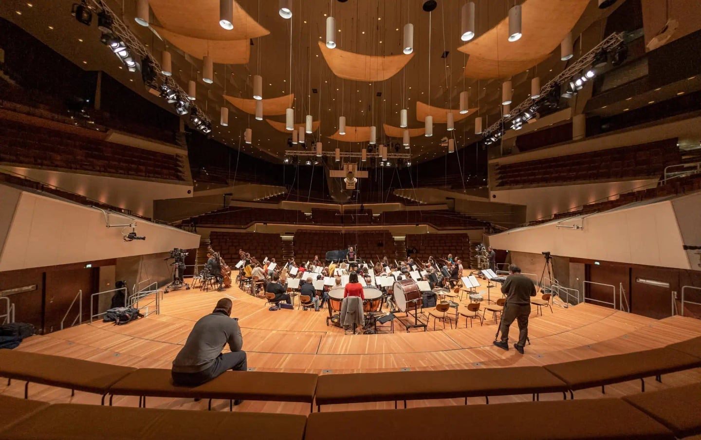 Concert photo: Sofia Philharmonic & Nayden Todorov visiting The Grand Hall at Berlin Philharmonic (12.12.2022)