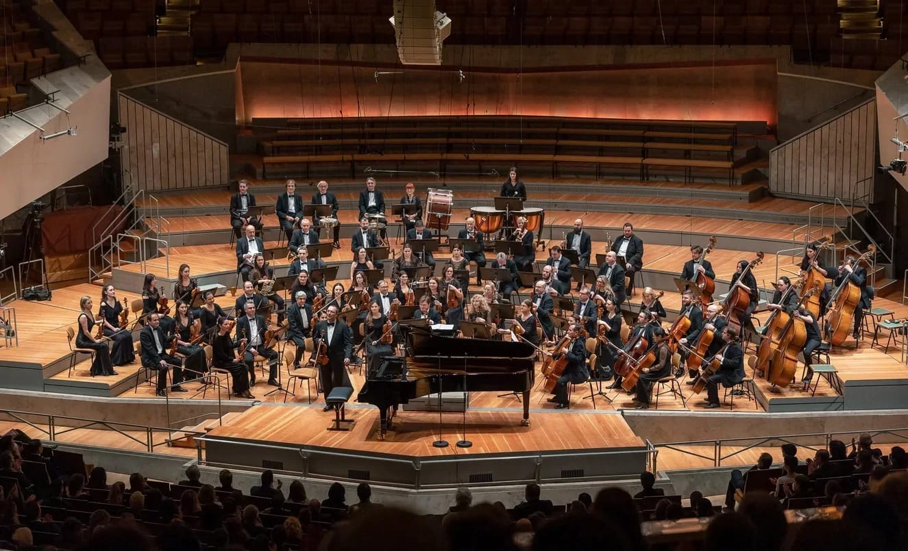 Concert photo: Sofia Philharmonic & Nayden Todorov visiting The Grand Hall at Berlin Philharmonic (12.12.2022)