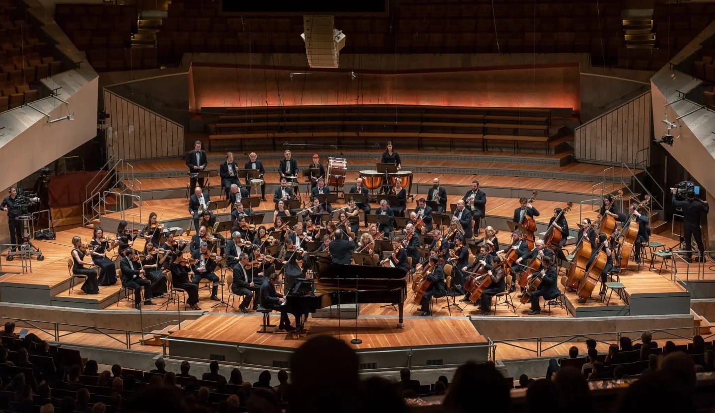 Concert photo: Sofia Philharmonic & Nayden Todorov visiting The Grand Hall at Berlin Philharmonic (12.12.2022)