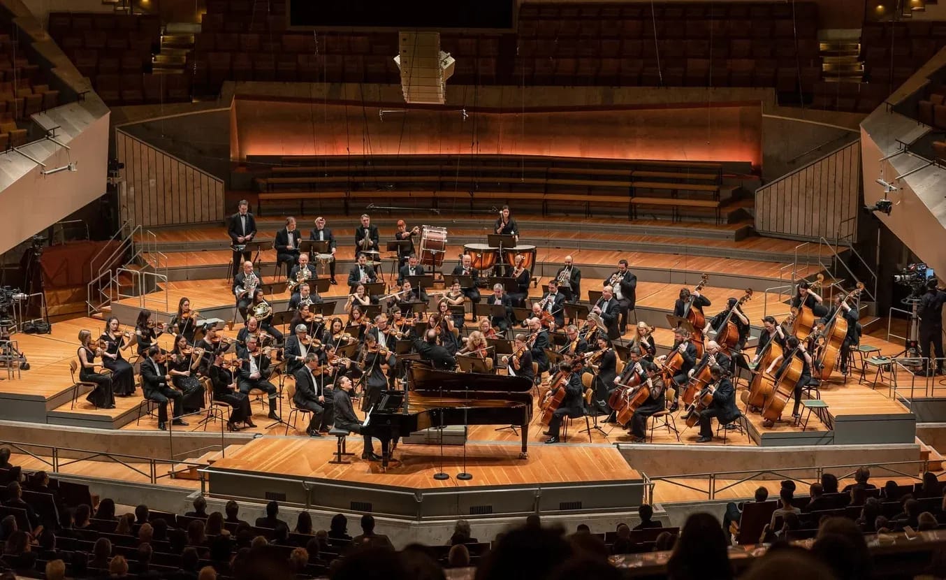 Concert photo: Sofia Philharmonic & Nayden Todorov visiting The Grand Hall at Berlin Philharmonic (12.12.2022)