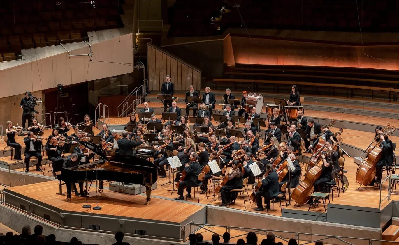 Concert photo: Sofia Philharmonic & Nayden Todorov visiting The Grand Hall at Berlin Philharmonic (12.12.2022)