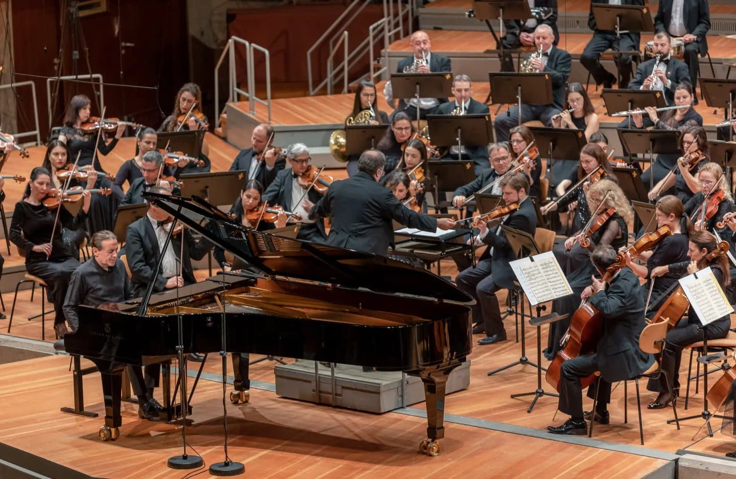 Concert photo: Sofia Philharmonic & Nayden Todorov visiting The Grand Hall at Berlin Philharmonic (12.12.2022)