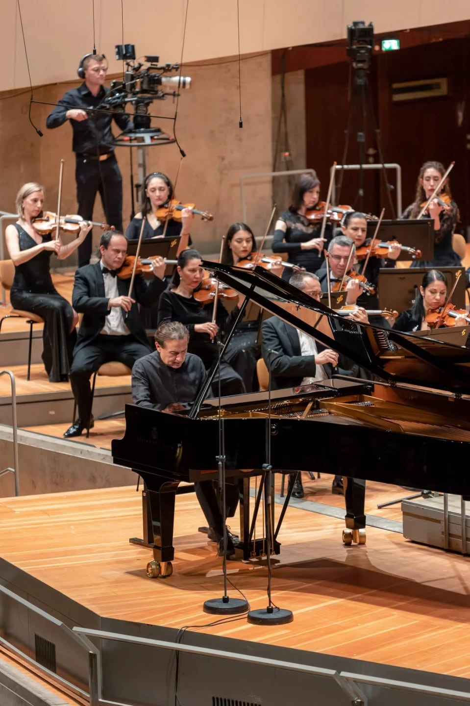 Concert photo: Sofia Philharmonic & Nayden Todorov visiting The Grand Hall at Berlin Philharmonic (12.12.2022)
