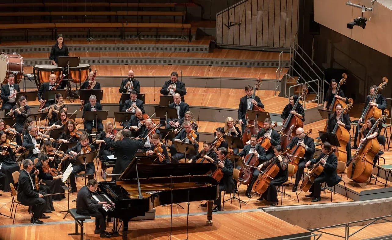 Concert photo: Sofia Philharmonic & Nayden Todorov visiting The Grand Hall at Berlin Philharmonic (12.12.2022)