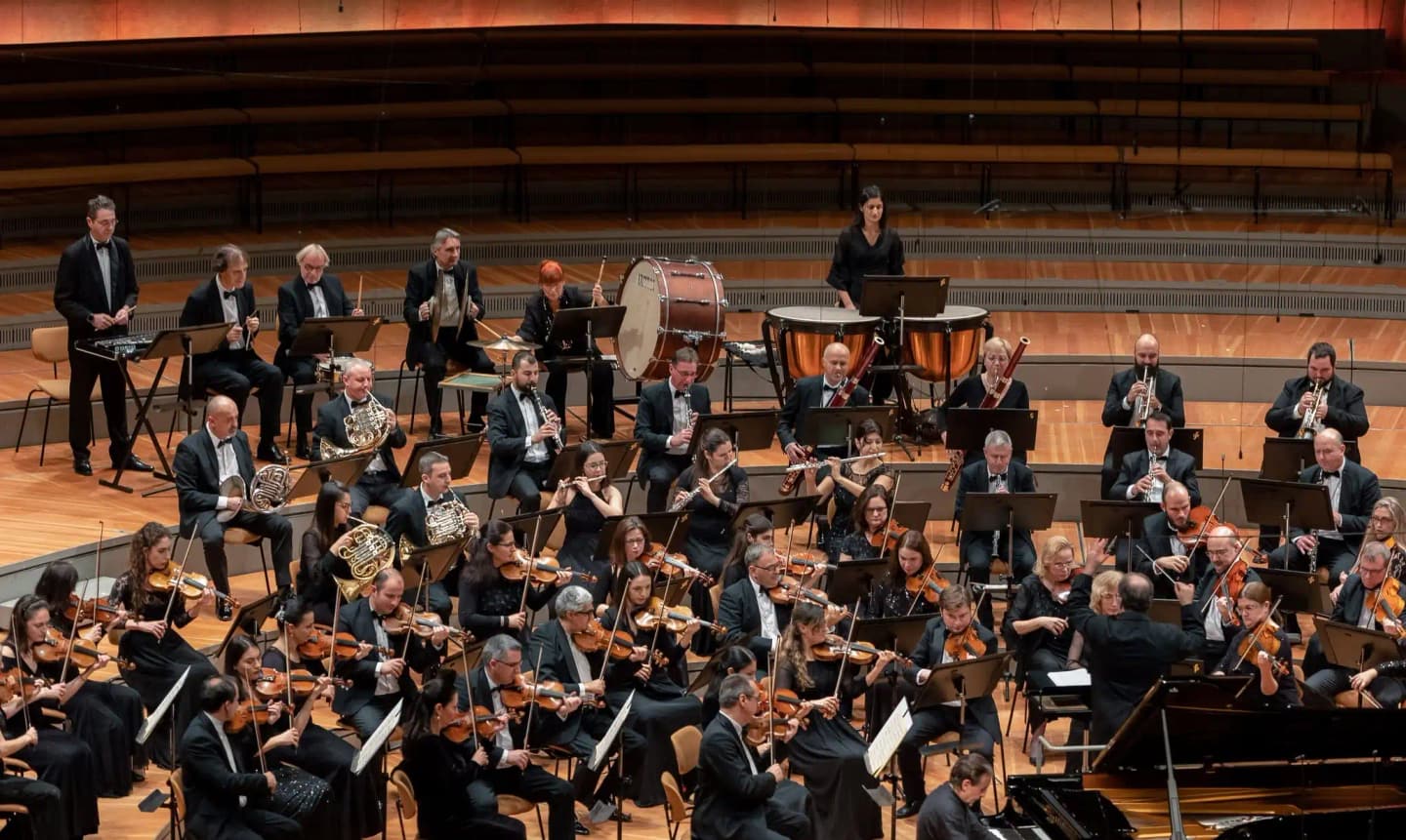 Concert photo: Sofia Philharmonic & Nayden Todorov visiting The Grand Hall at Berlin Philharmonic (12.12.2022)