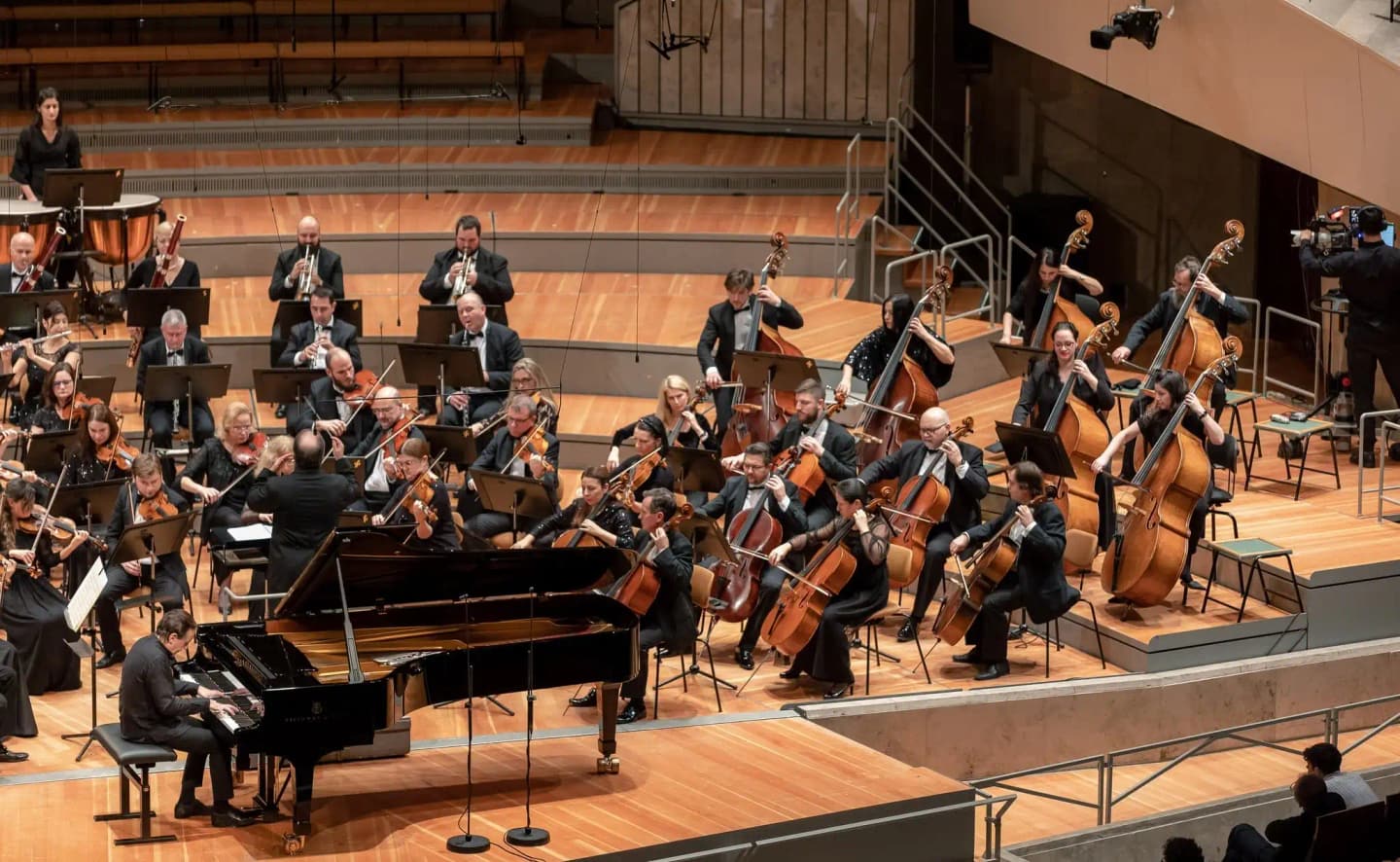 Concert photo: Sofia Philharmonic & Nayden Todorov visiting The Grand Hall at Berlin Philharmonic (12.12.2022)