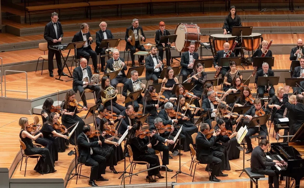 Concert photo: Sofia Philharmonic & Nayden Todorov visiting The Grand Hall at Berlin Philharmonic (12.12.2022)