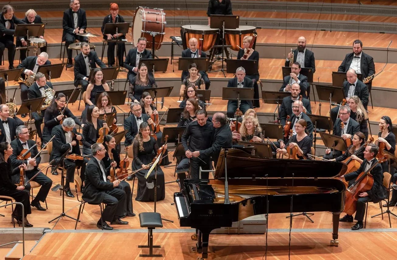 Concert photo: Sofia Philharmonic & Nayden Todorov visiting The Grand Hall at Berlin Philharmonic (12.12.2022)