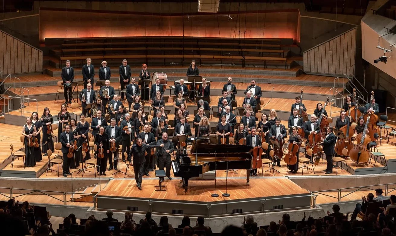 Concert photo: Sofia Philharmonic & Nayden Todorov visiting The Grand Hall at Berlin Philharmonic (12.12.2022)