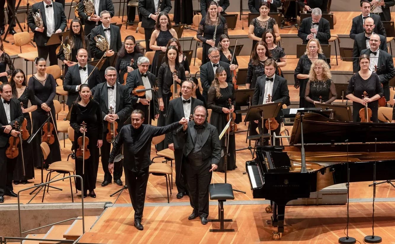 Concert photo: Sofia Philharmonic & Nayden Todorov visiting The Grand Hall at Berlin Philharmonic (12.12.2022)