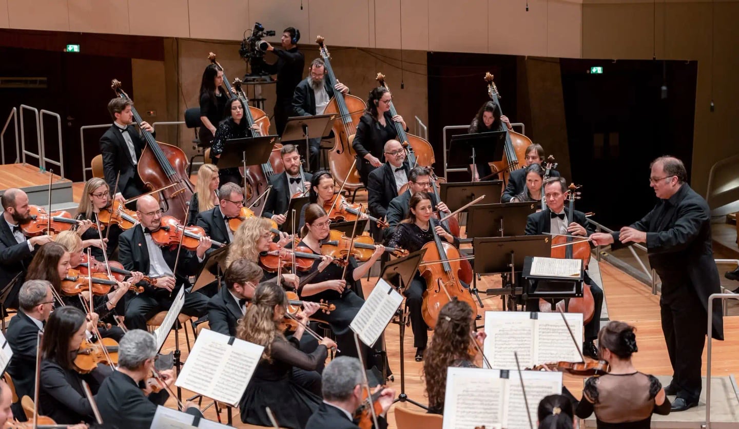 Concert photo: Sofia Philharmonic & Nayden Todorov visiting The Grand Hall at Berlin Philharmonic (12.12.2022)