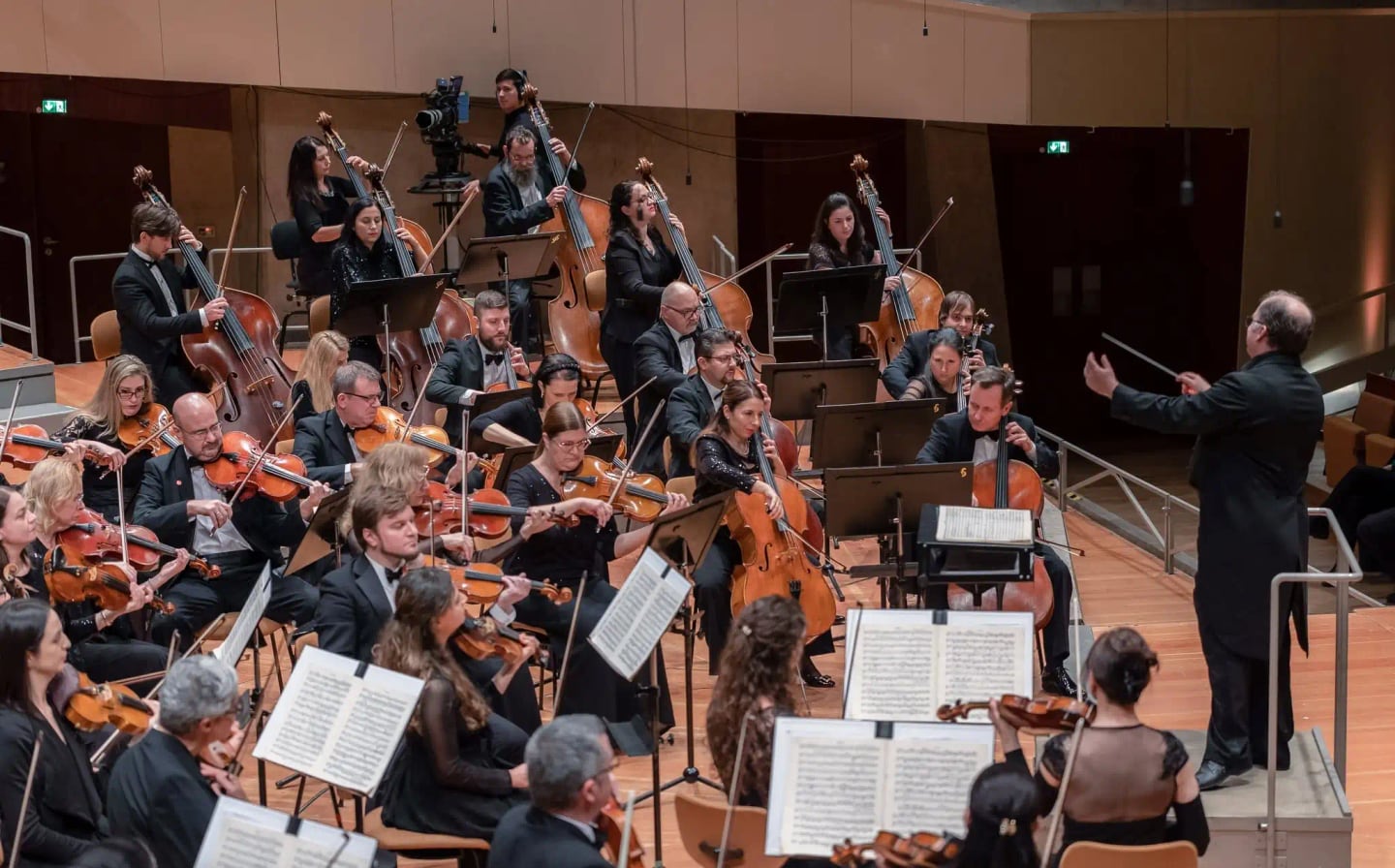 Concert photo: Sofia Philharmonic & Nayden Todorov visiting The Grand Hall at Berlin Philharmonic (12.12.2022)