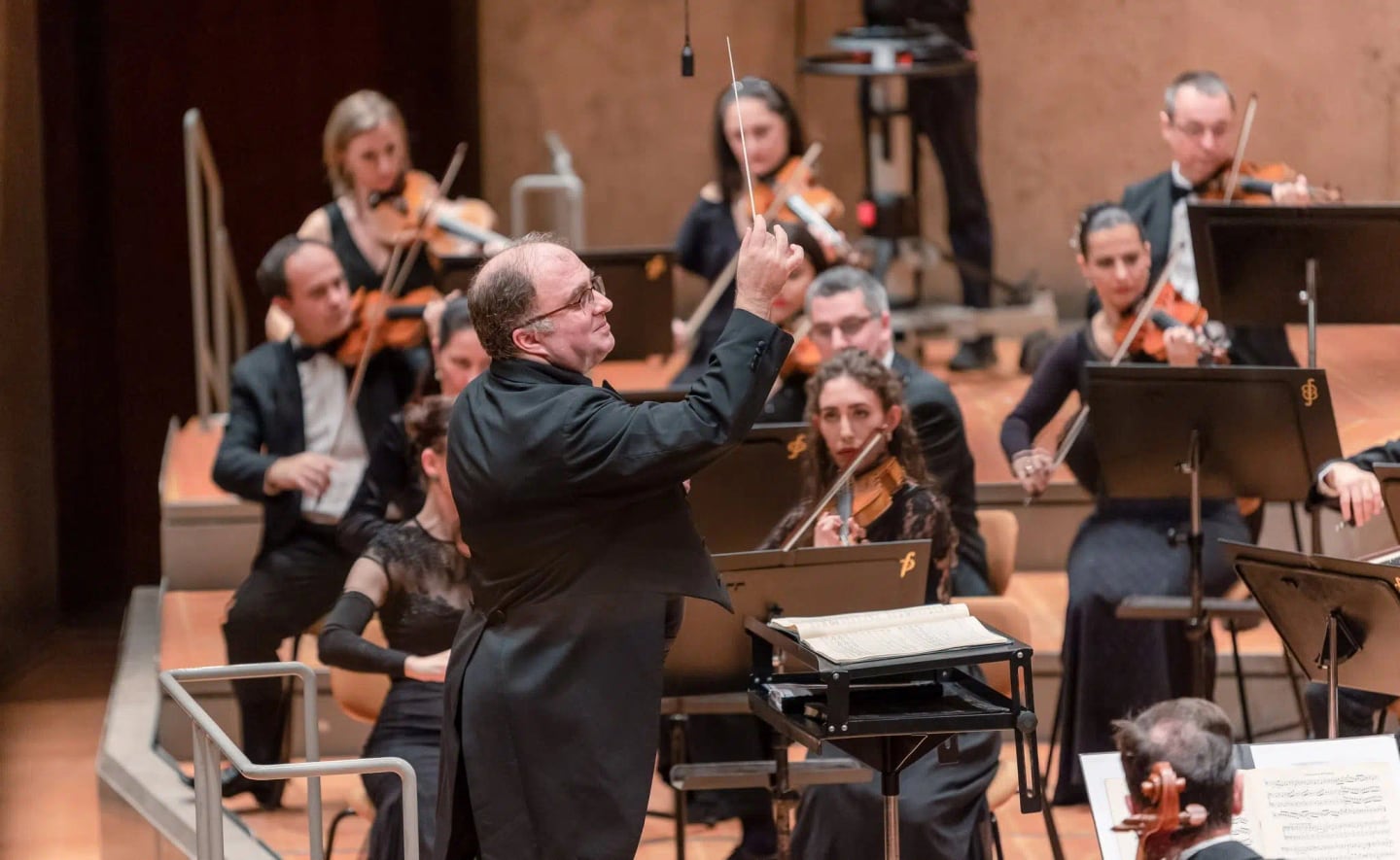 Concert photo: Sofia Philharmonic & Nayden Todorov visiting The Grand Hall at Berlin Philharmonic (12.12.2022)