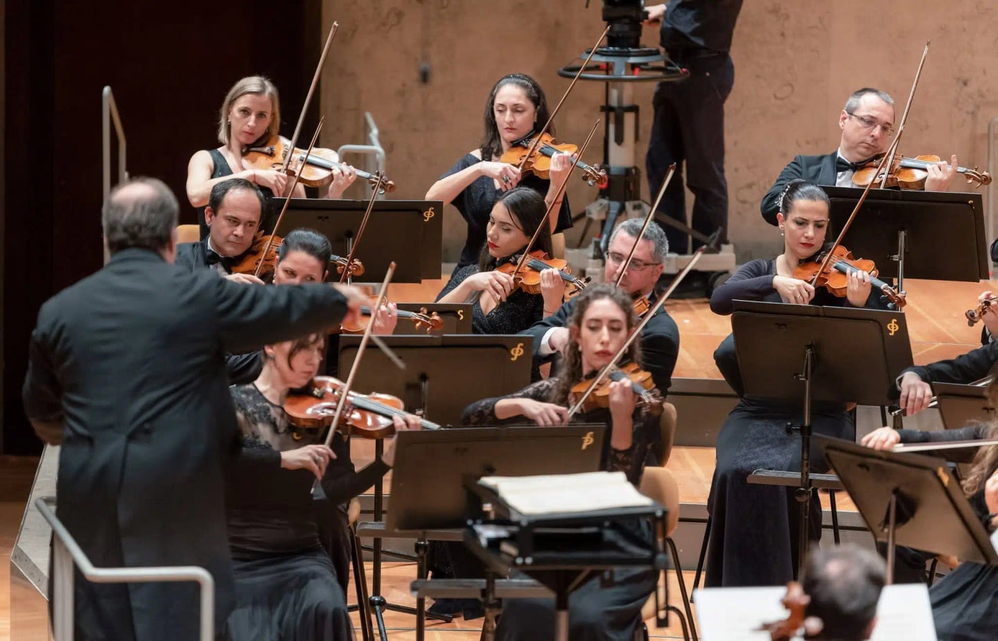 Concert photo: Sofia Philharmonic & Nayden Todorov visiting The Grand Hall at Berlin Philharmonic (12.12.2022)