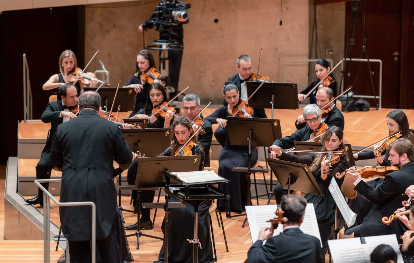 Concert photo: Sofia Philharmonic & Nayden Todorov visiting The Grand Hall at Berlin Philharmonic (12.12.2022)