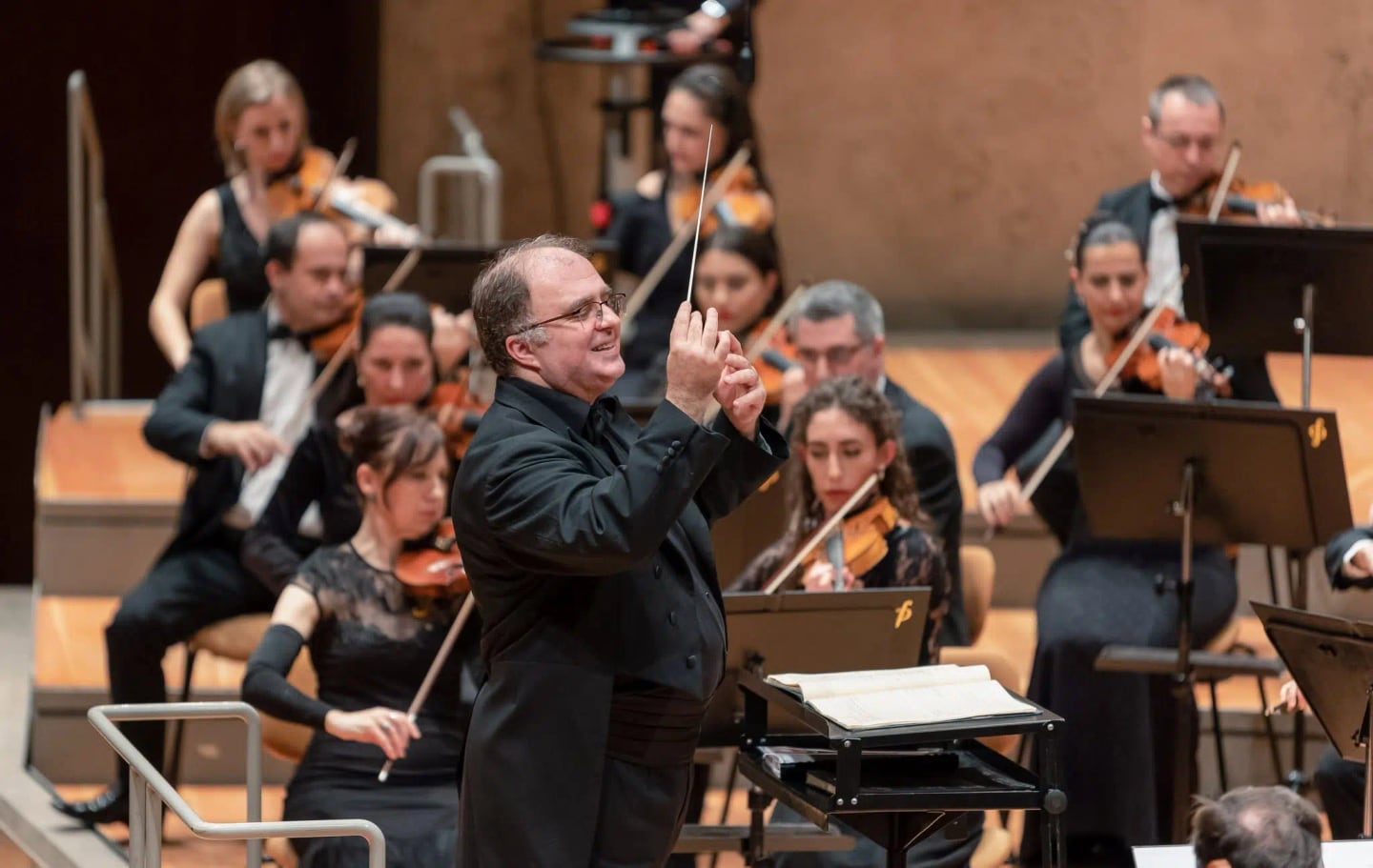 Concert photo: Sofia Philharmonic & Nayden Todorov visiting The Grand Hall at Berlin Philharmonic (12.12.2022)