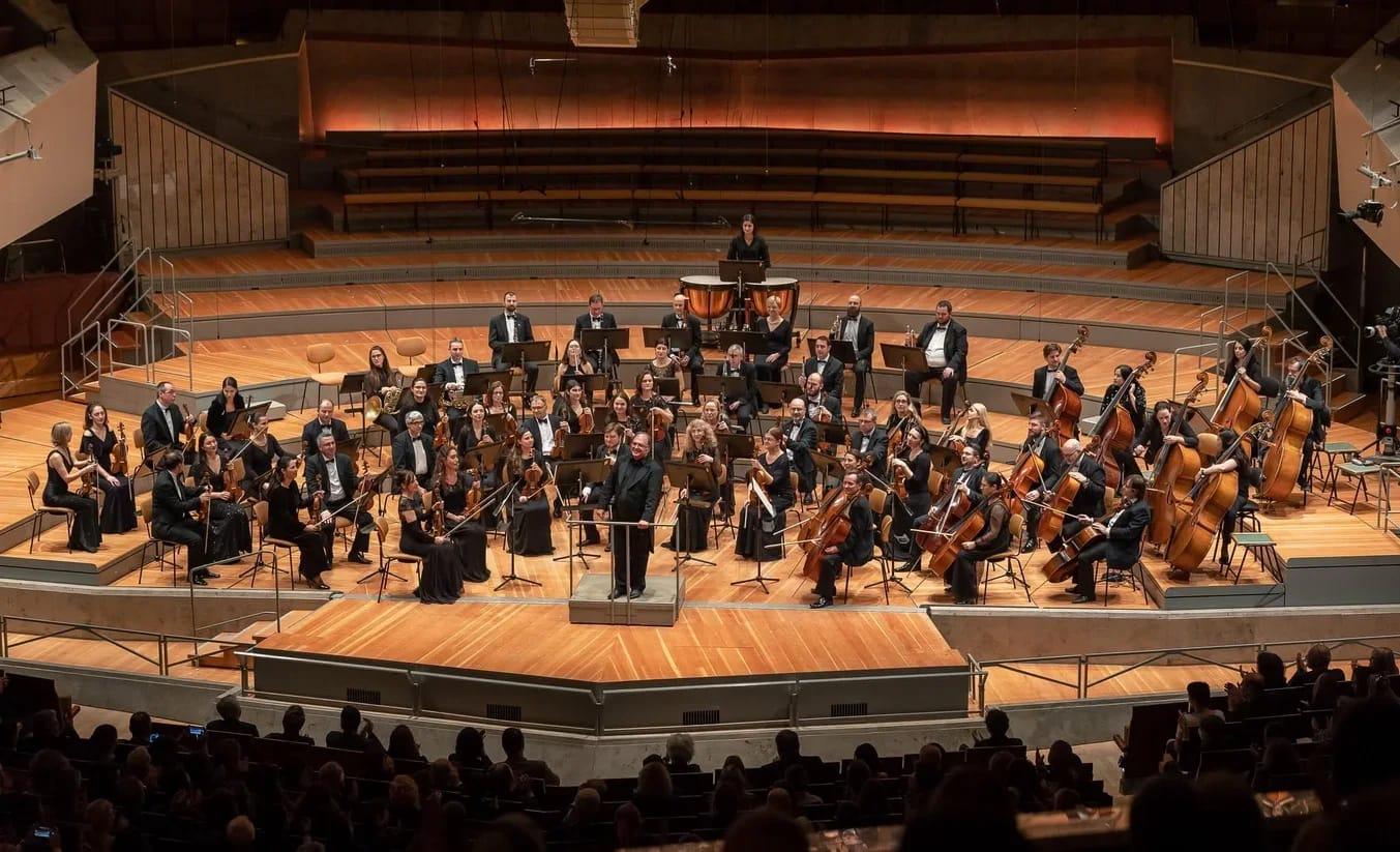 Concert photo: Sofia Philharmonic & Nayden Todorov visiting The Grand Hall at Berlin Philharmonic (12.12.2022)
