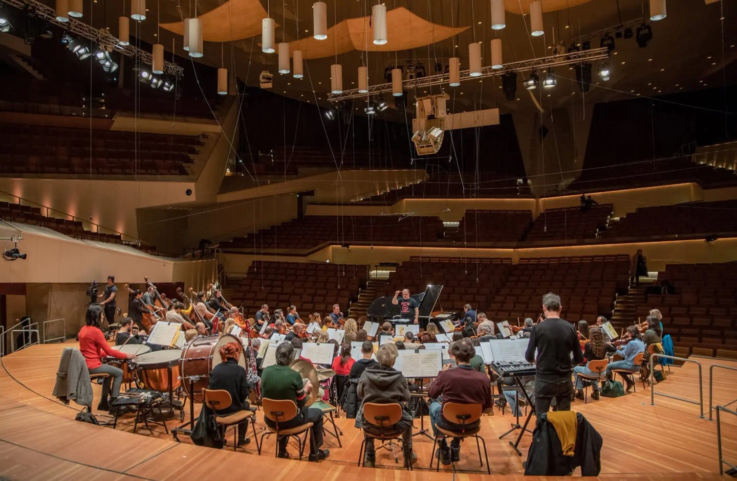 Concert photo: Sofia Philharmonic & Nayden Todorov visiting The Grand Hall at Berlin Philharmonic (12.12.2022)