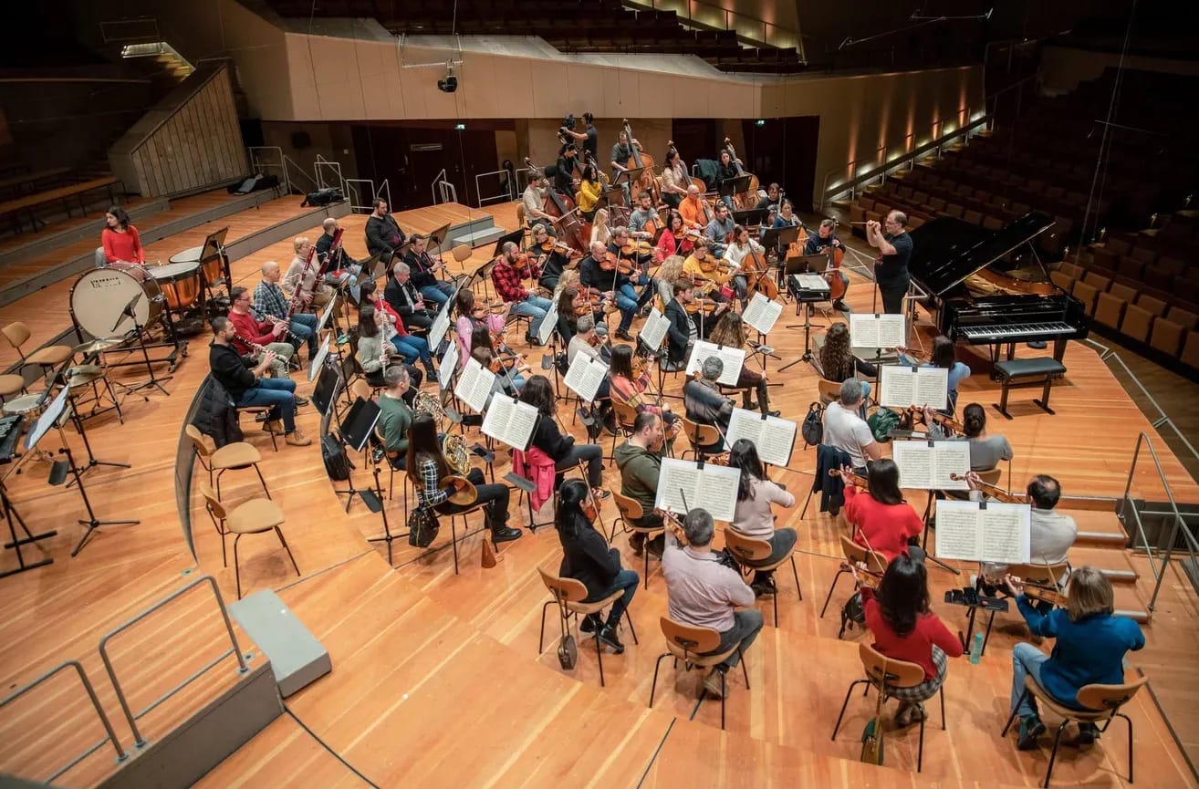 Concert photo: Sofia Philharmonic & Nayden Todorov visiting The Grand Hall at Berlin Philharmonic (12.12.2022)