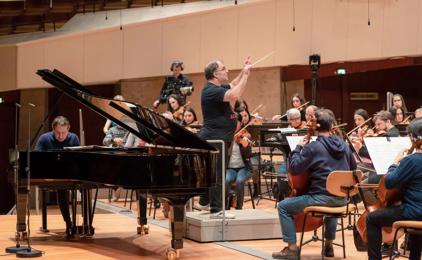 Concert photo: Sofia Philharmonic & Nayden Todorov visiting The Grand Hall at Berlin Philharmonic (12.12.2022)