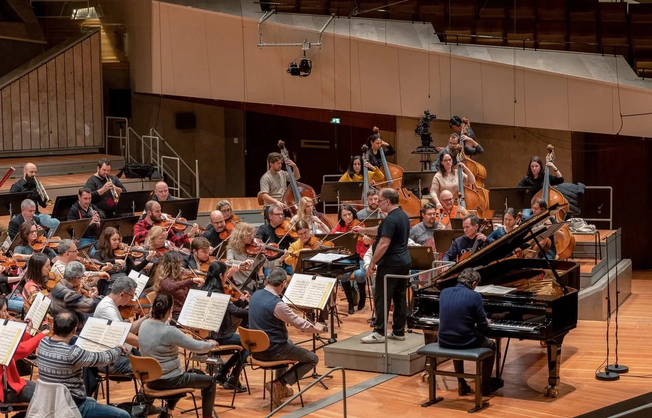 Concert photo: Sofia Philharmonic & Nayden Todorov visiting The Grand Hall at Berlin Philharmonic (12.12.2022)