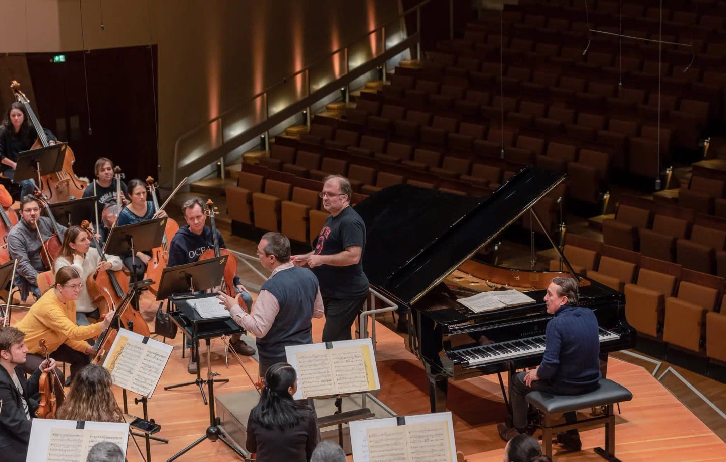 Concert photo: Sofia Philharmonic & Nayden Todorov visiting The Grand Hall at Berlin Philharmonic (12.12.2022)