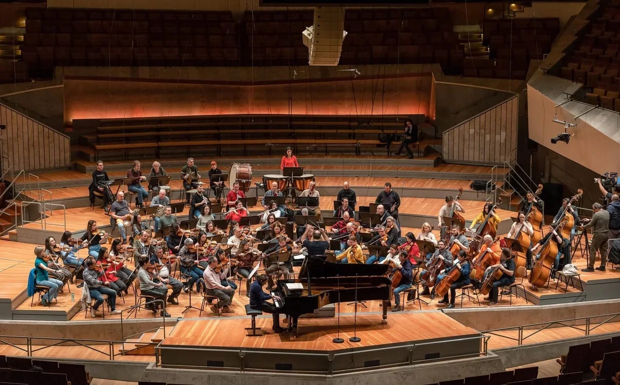 Concert photo: Sofia Philharmonic & Nayden Todorov visiting The Grand Hall at Berlin Philharmonic (12.12.2022)
