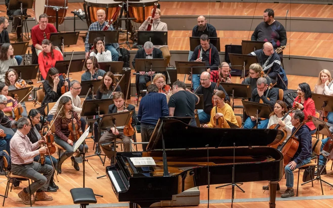Concert photo: Sofia Philharmonic & Nayden Todorov visiting The Grand Hall at Berlin Philharmonic (12.12.2022)