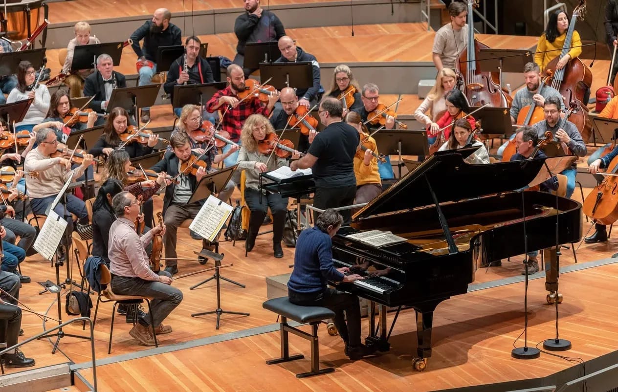 Concert photo: Sofia Philharmonic & Nayden Todorov visiting The Grand Hall at Berlin Philharmonic (12.12.2022)
