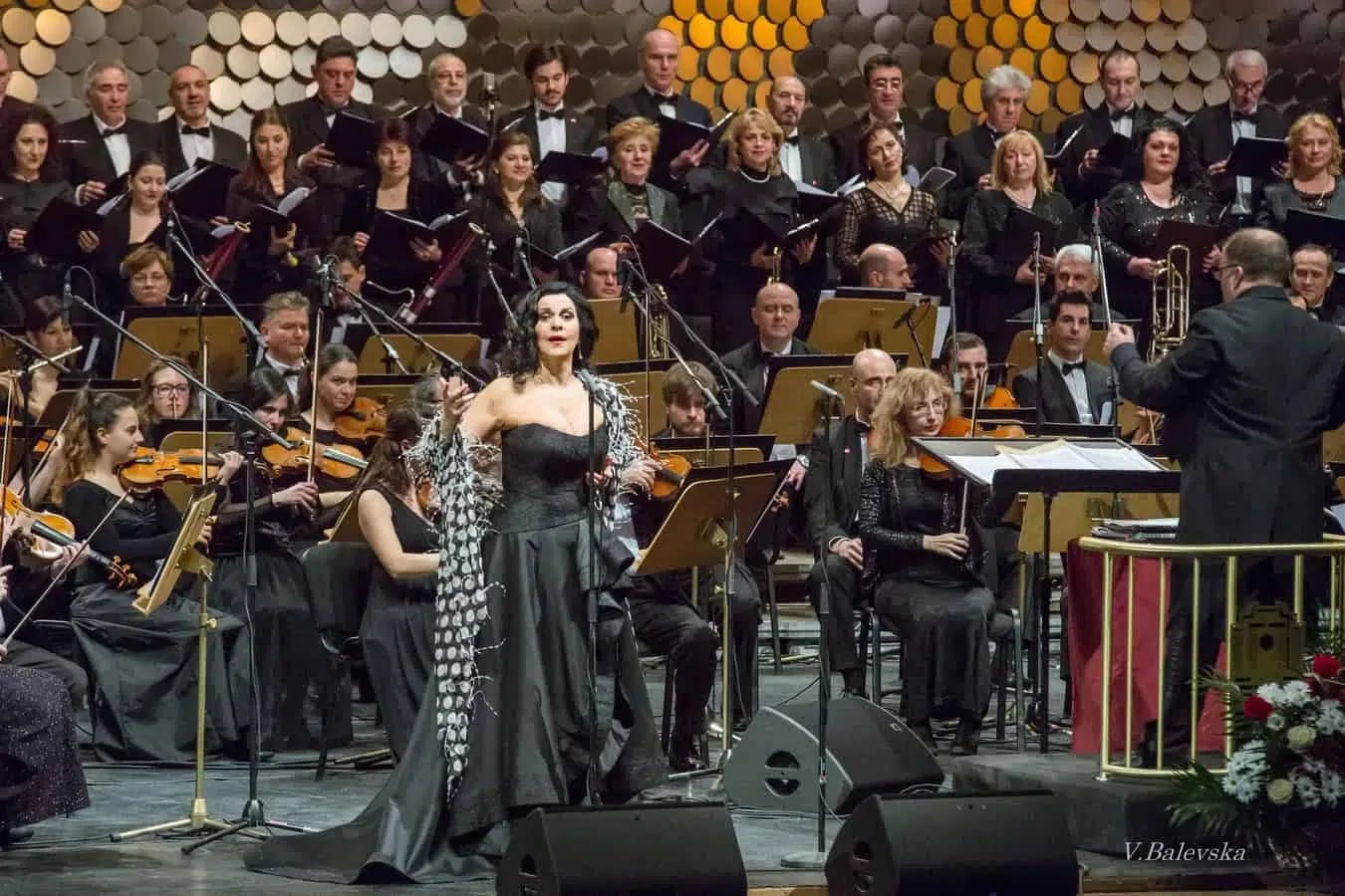 Concert photo: Angela Gheorghiu, Nayden Todorov & Sofia Philharmonic (25.02.2019)