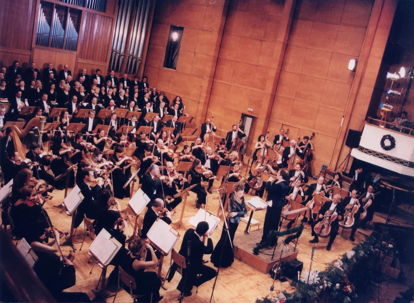 Concert photo: Christmas Concert of Sofia Philharmonic under the baton of Nayden Todorov (26.12.2003)