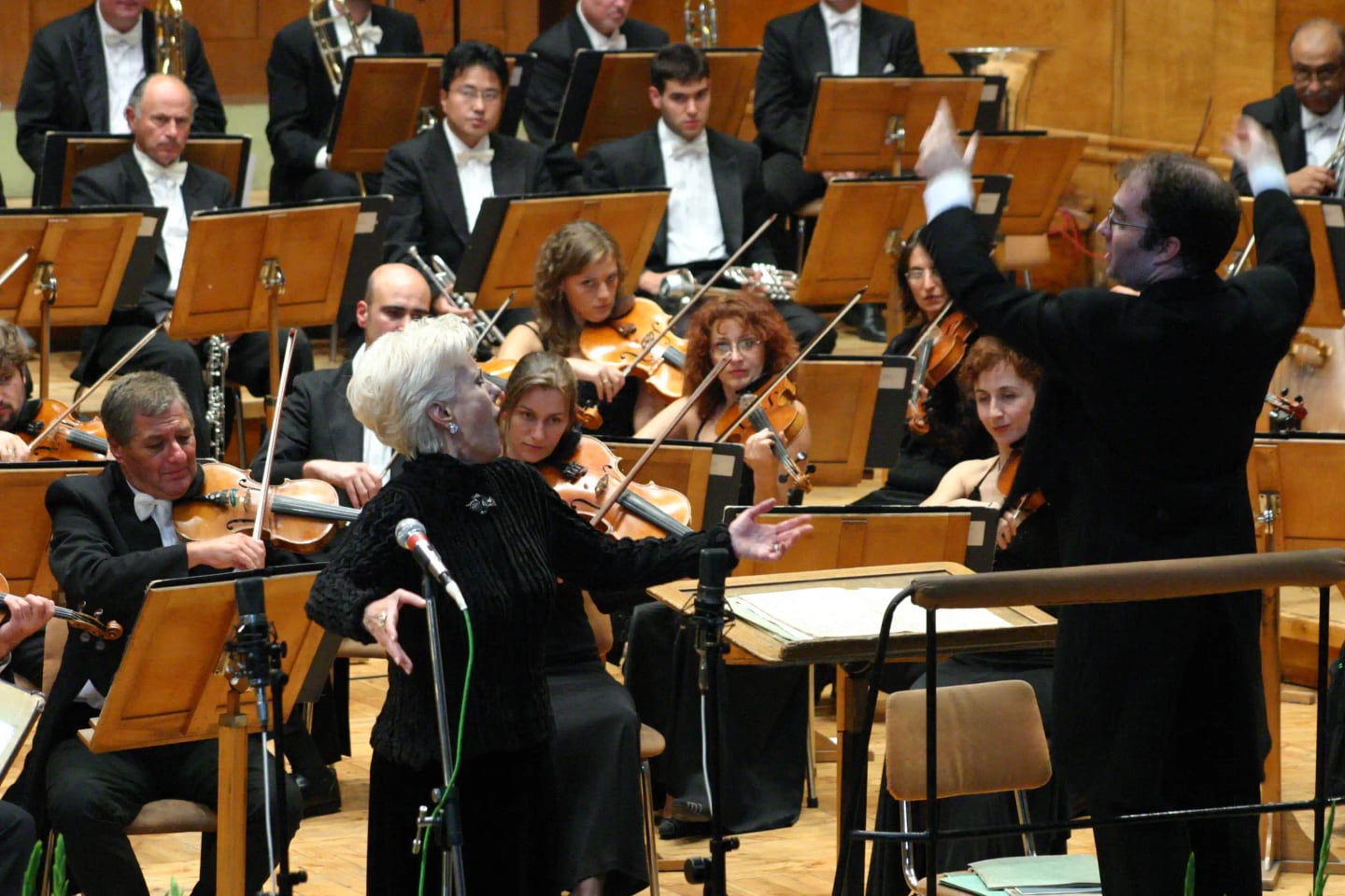 Concert photo: Raina Kabaivanska’s Masterclass – Gala Concert under the baton of Nayden Todorov (28.09.2006)