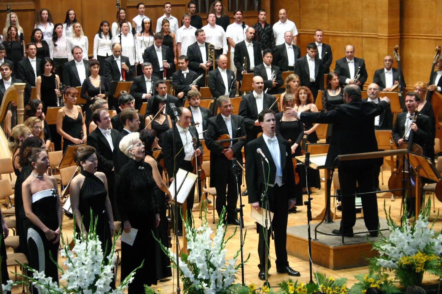 Concert photo: Raina Kabaivanska’s Masterclass – Gala Concert under the baton of Nayden Todorov (28.09.2006)