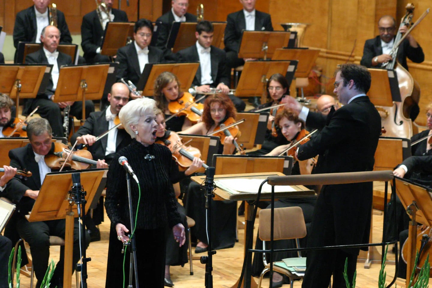 Concert photo: Raina Kabaivanska’s Masterclass – Gala Concert under the baton of Nayden Todorov (28.09.2006)