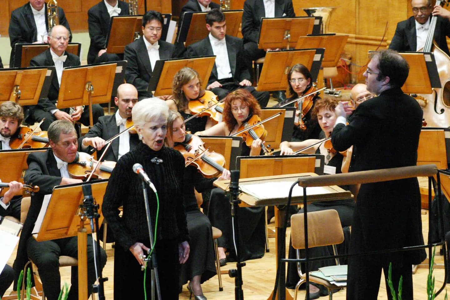 Concert photo: Raina Kabaivanska’s Masterclass – Gala Concert under the baton of Nayden Todorov (28.09.2006)
