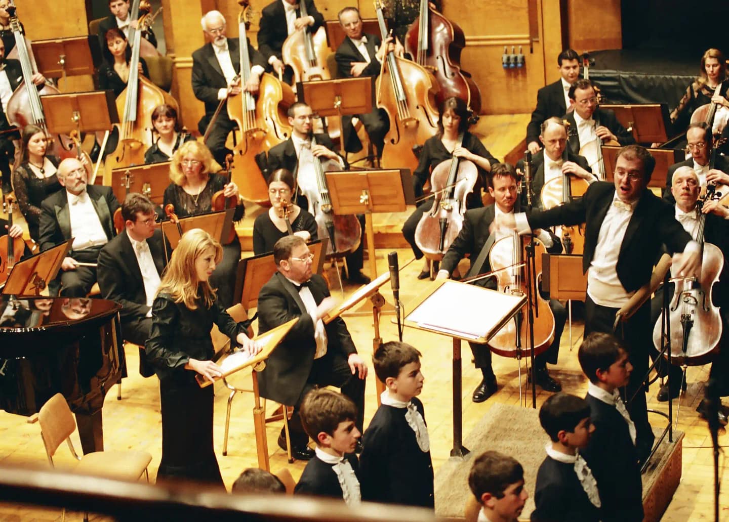 Concert photo: Symphony Concert with the music of Webber, Chuchkov & Gershwin under the baton of Nayden Todorov (24.03.2005)