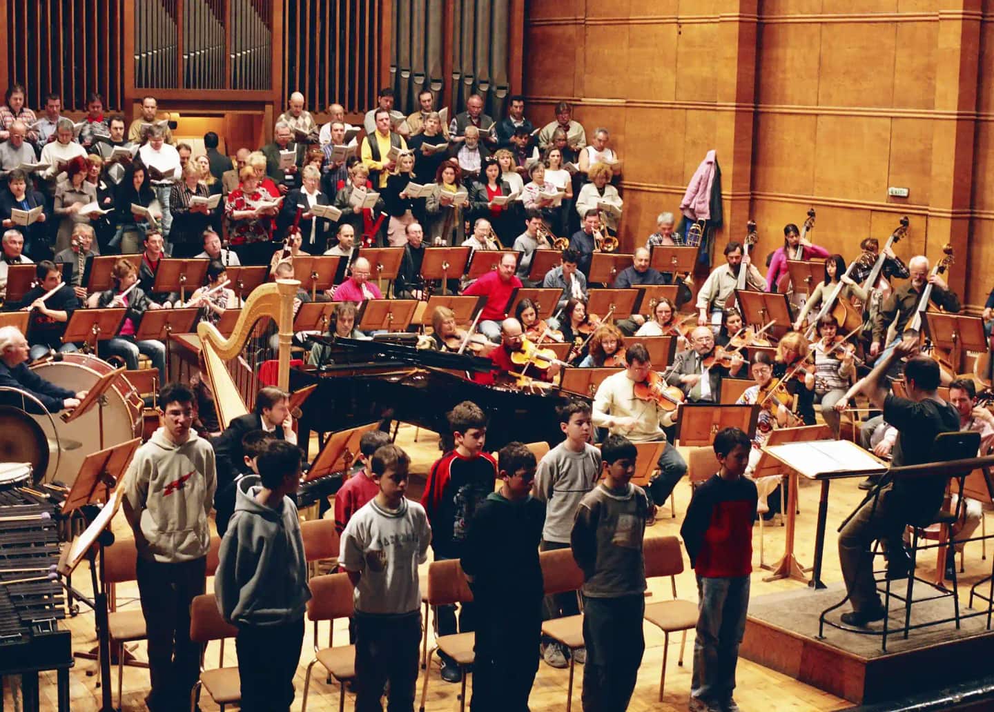 Concert photo: Symphony Concert with the music of Webber, Chuchkov & Gershwin under the baton of Nayden Todorov (24.03.2005)