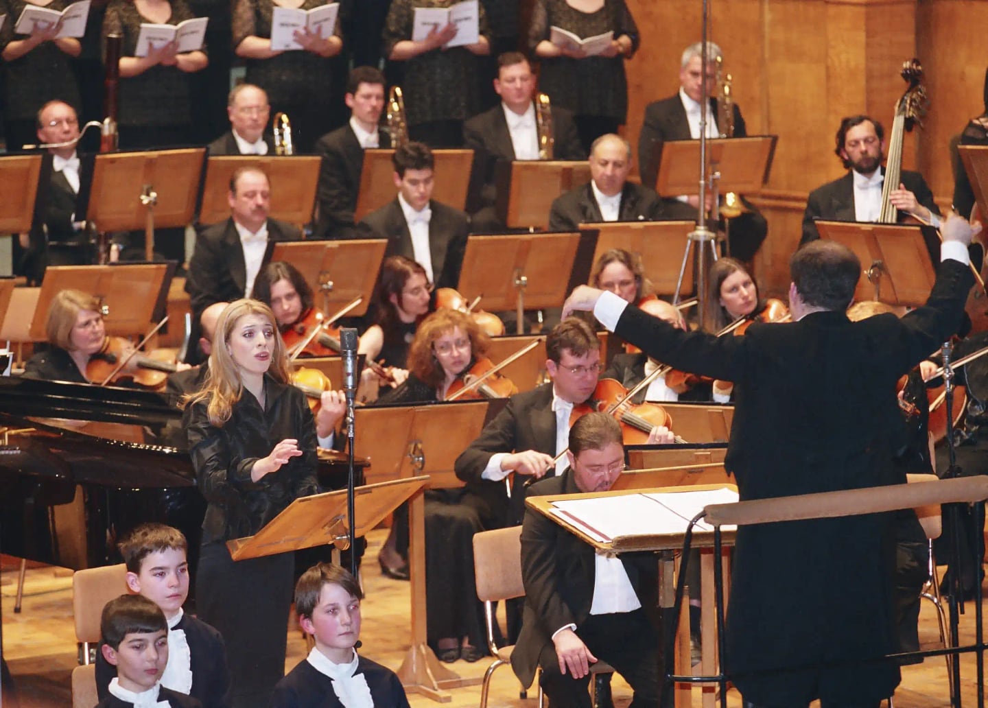 Concert photo: Symphony Concert with the music of Webber, Chuchkov & Gershwin under the baton of Nayden Todorov (24.03.2005)