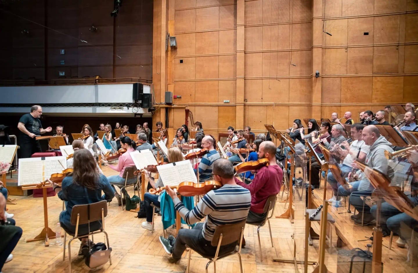 Concert photo: Katia and Marielle Labèque under the baton of Nayden Todorov (02.04.2023)