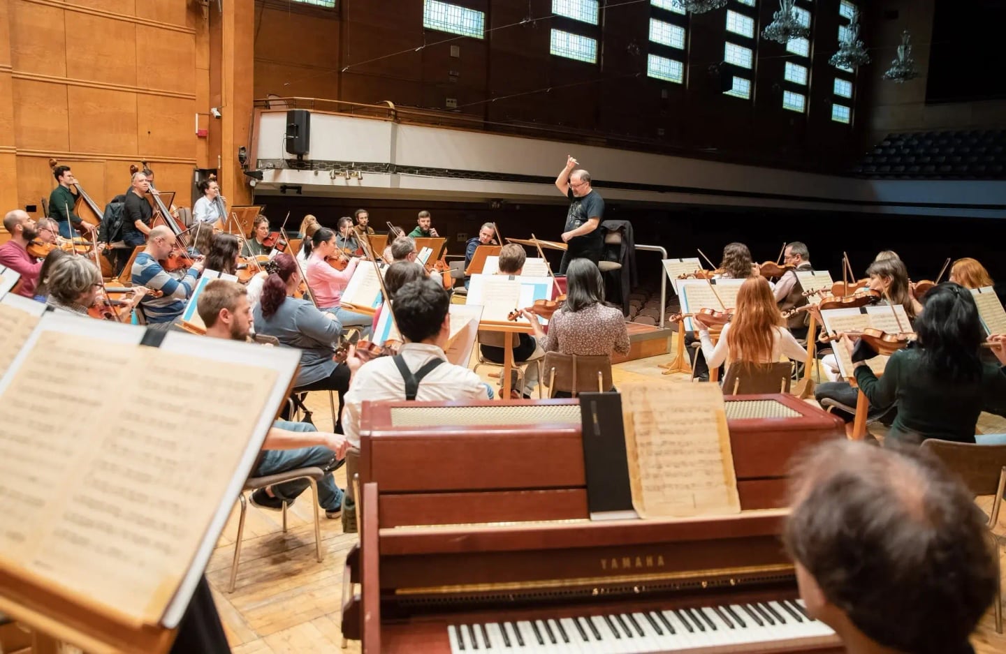 Concert photo: Katia and Marielle Labèque under the baton of Nayden Todorov (02.04.2023)