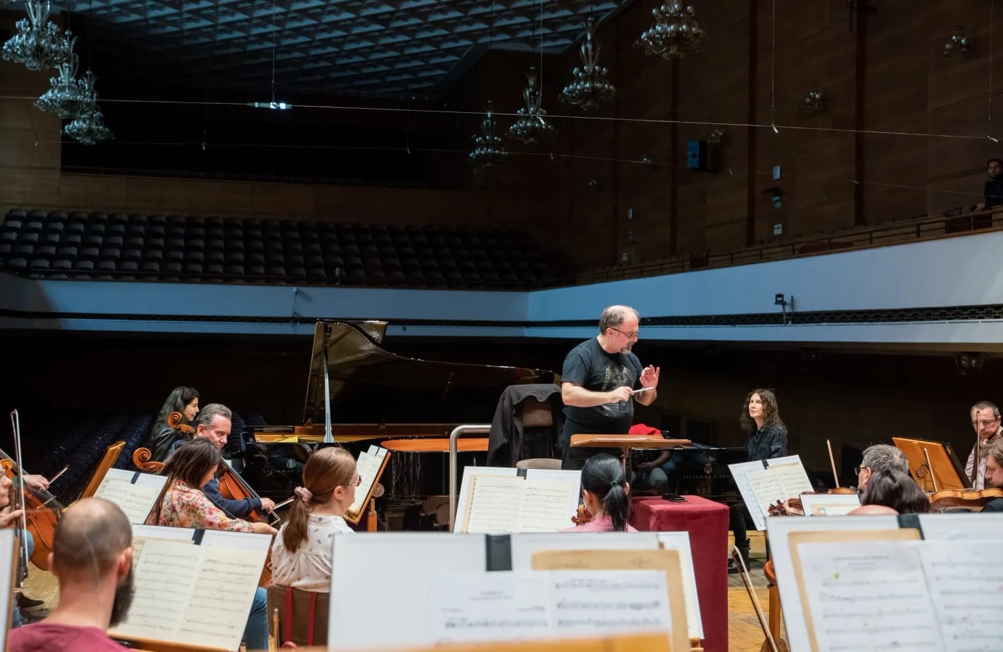 Concert photo: Katia and Marielle Labèque under the baton of Nayden Todorov (02.04.2023)